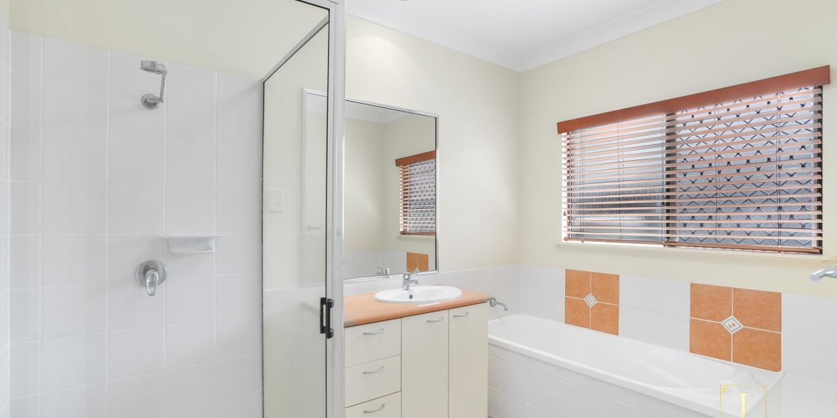 21 Castor Street, Clifton Beach, QLD 4879 AUS