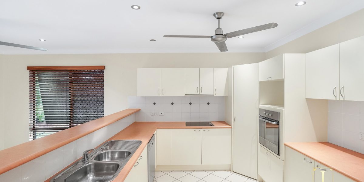21 Castor Street, Clifton Beach, QLD 4879 AUS