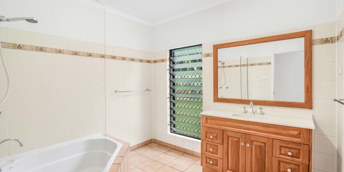 26 Joseph Banks Close, Kewarra Beach, QLD 4879 AUS