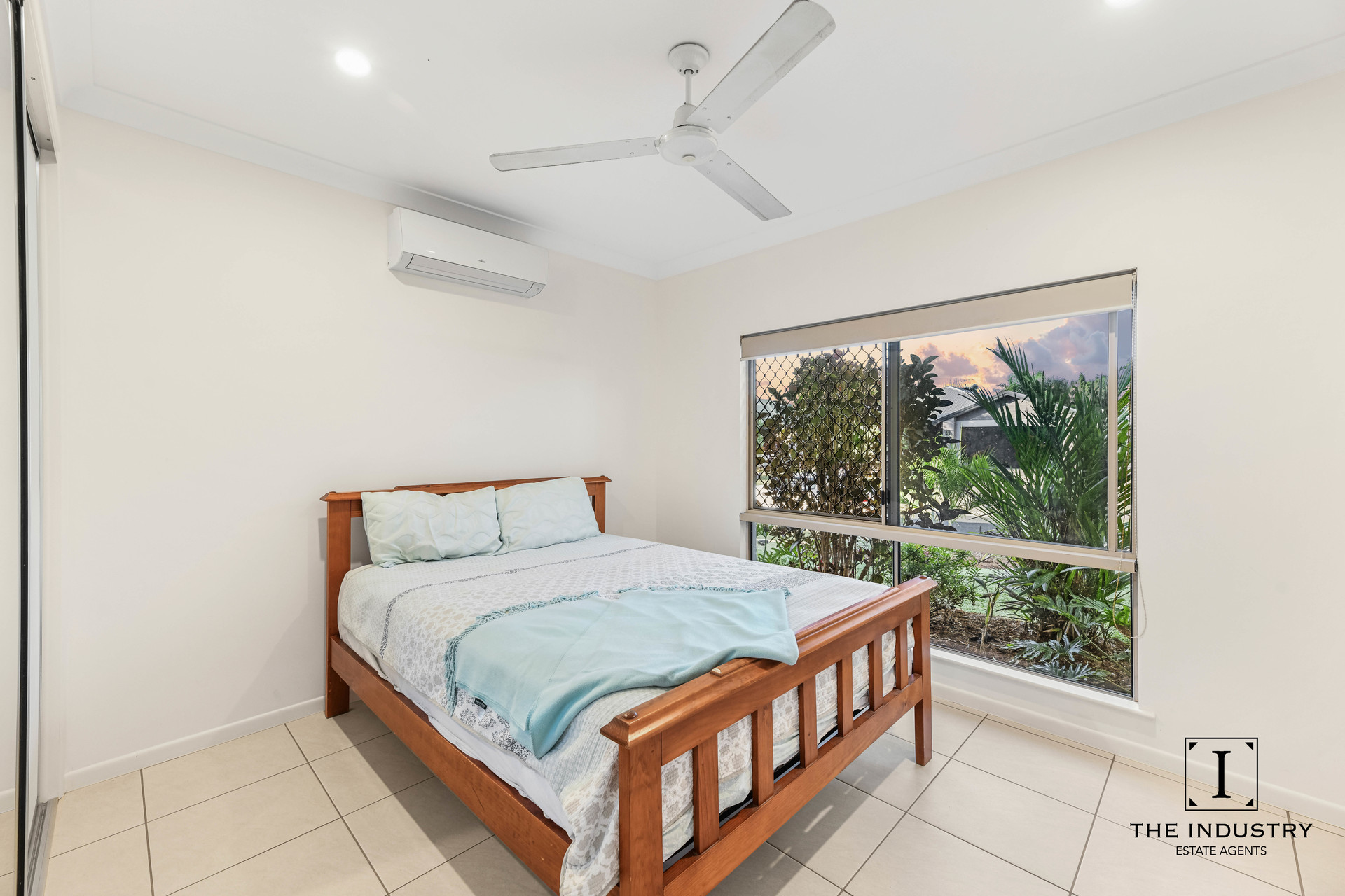 8 Norwood Crescent, Trinity Park, QLD 4879 AUS