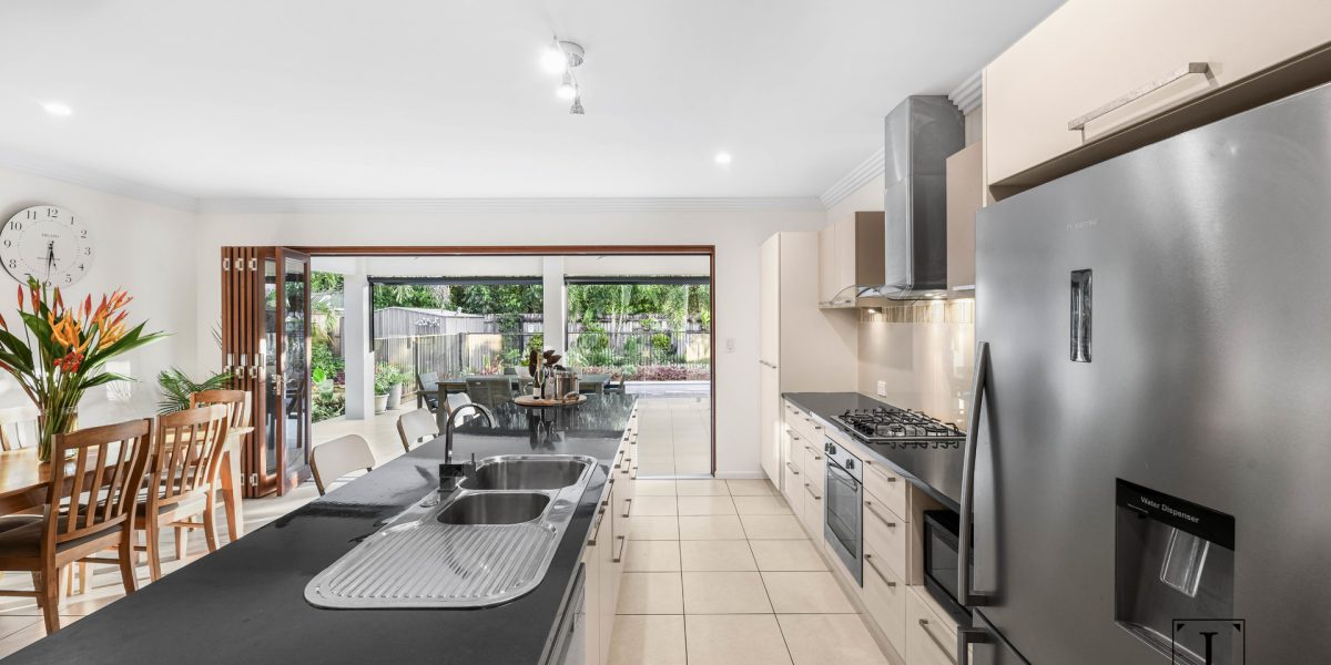 8 Norwood Crescent, Trinity Park, QLD 4879 AUS