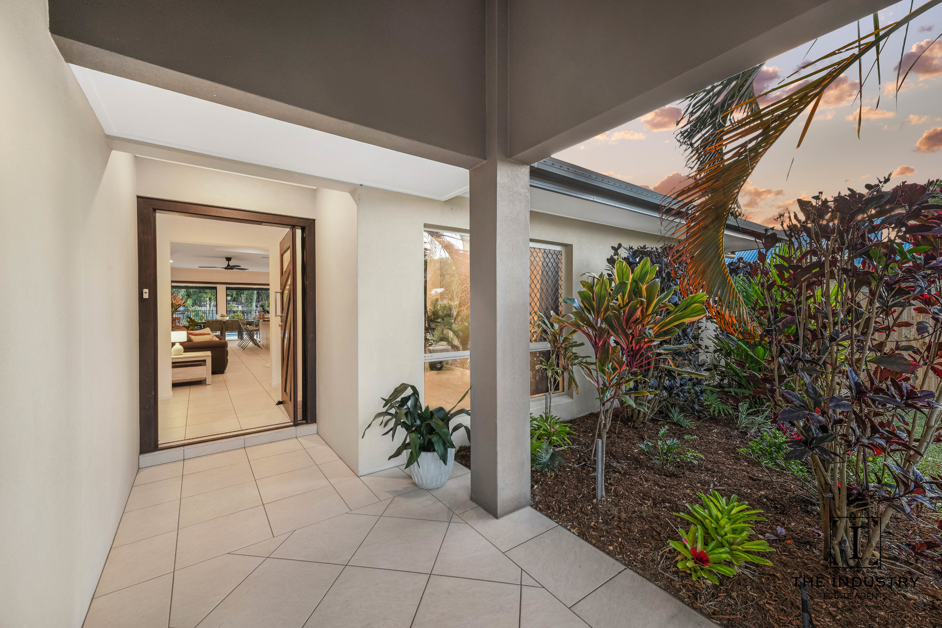 8 Norwood Crescent, Trinity Park, QLD 4879 AUS