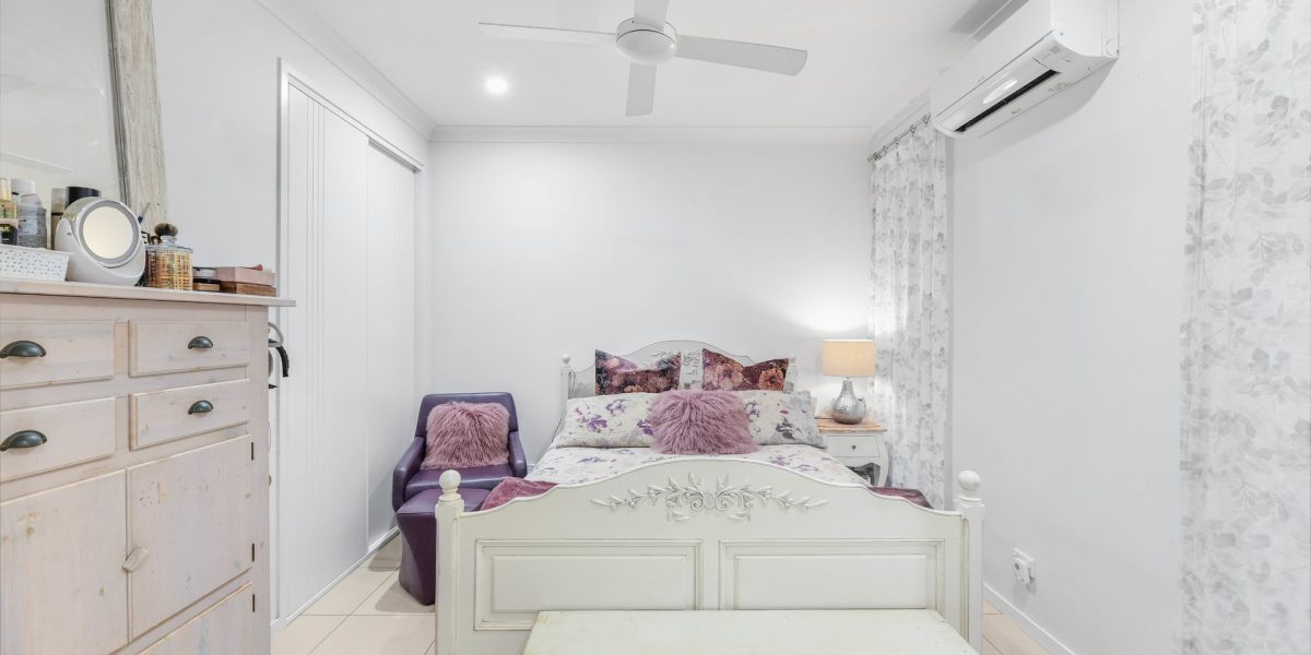 17 Satellite Street, Clifton Beach, QLD 4879 AUS