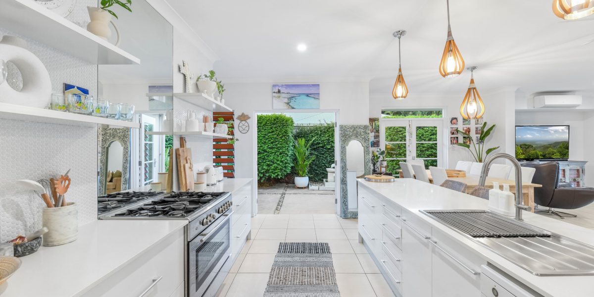17 Satellite Street, Clifton Beach, QLD 4879 AUS