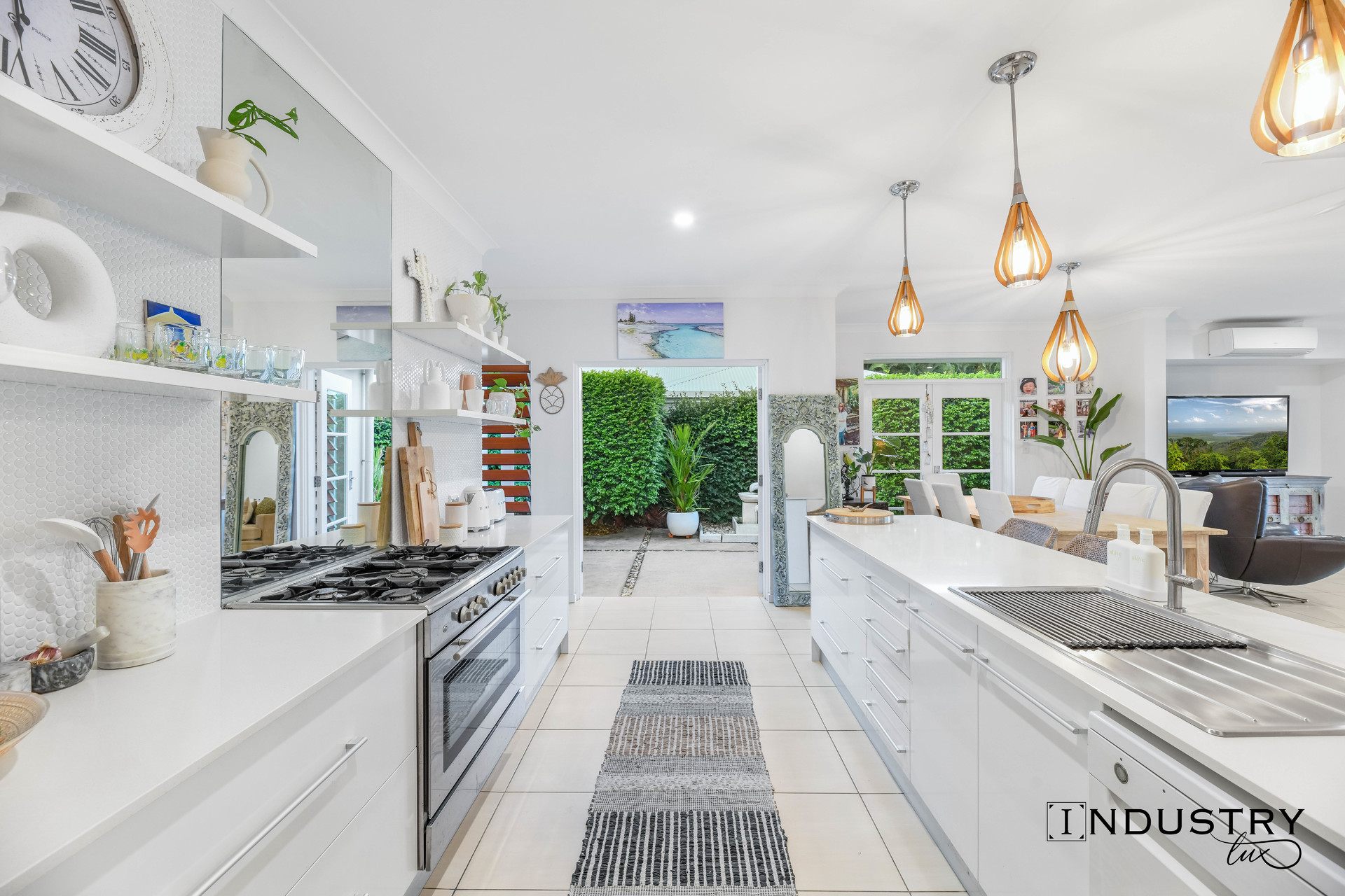 17 Satellite Street, Clifton Beach, QLD 4879 AUS