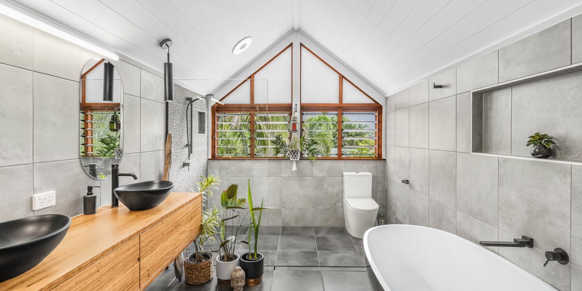 1 Kiriwina Close, Trinity Beach, QLD 4879 AUS