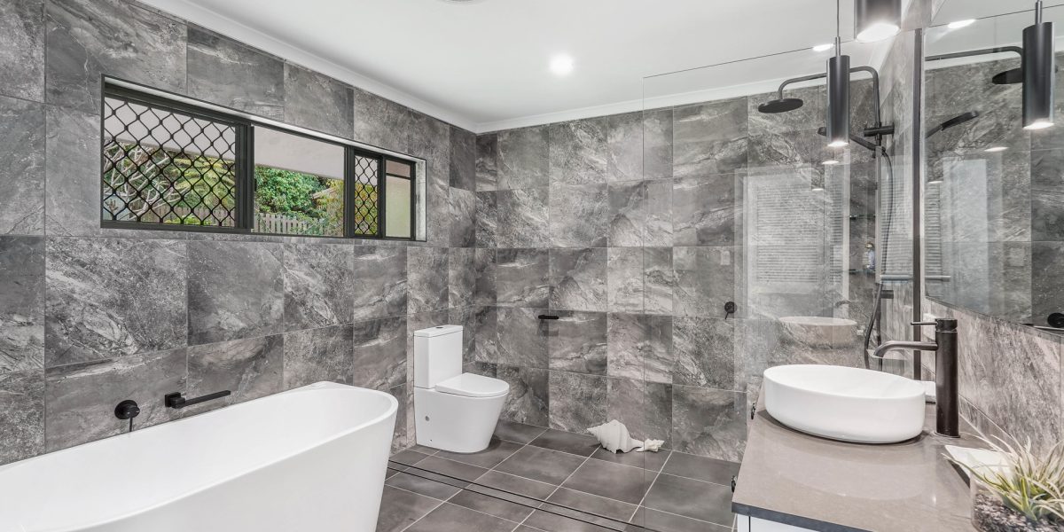 1 Kiriwina Close, Trinity Beach, QLD 4879 AUS