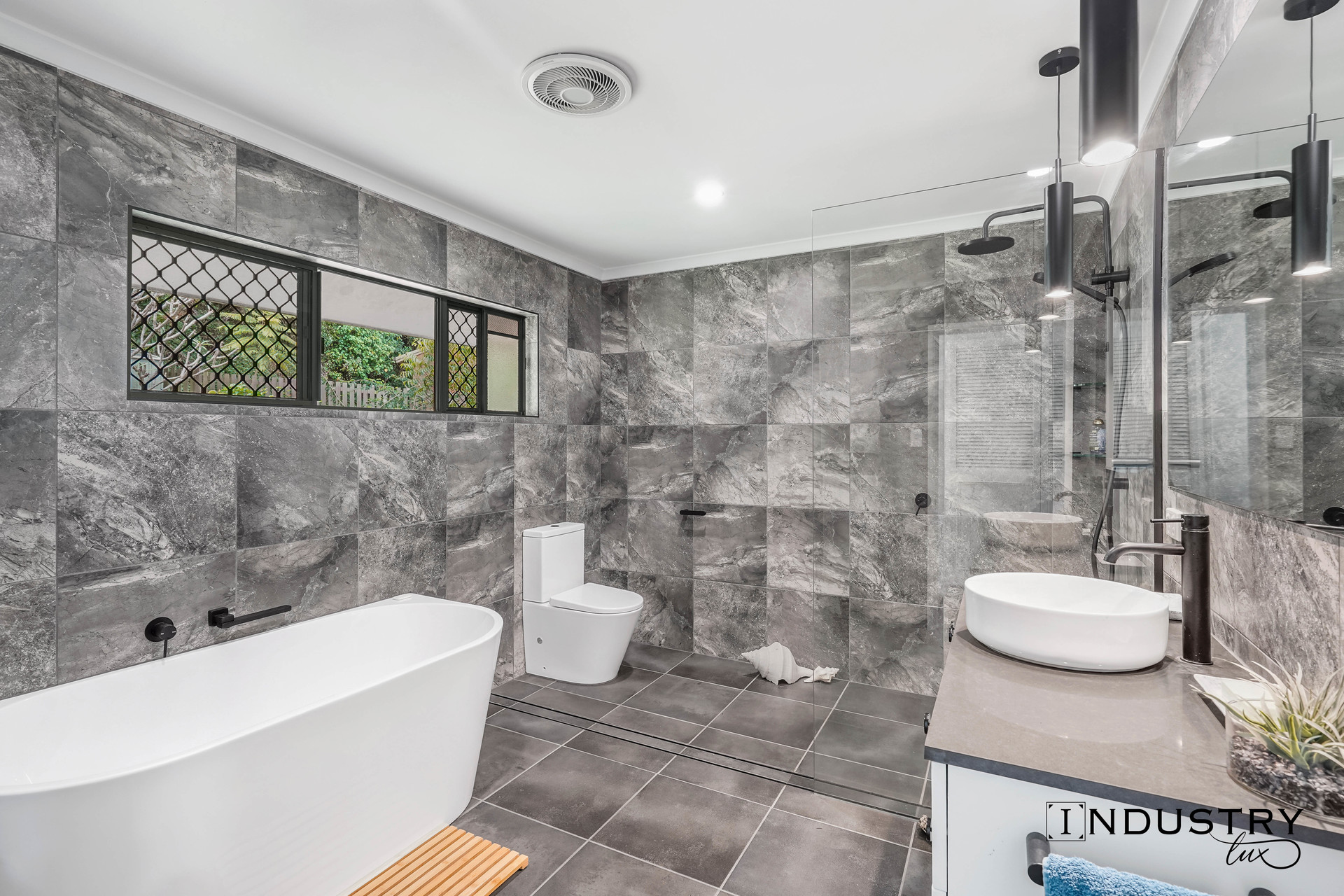 1 Kiriwina Close, Trinity Beach, QLD 4879 AUS