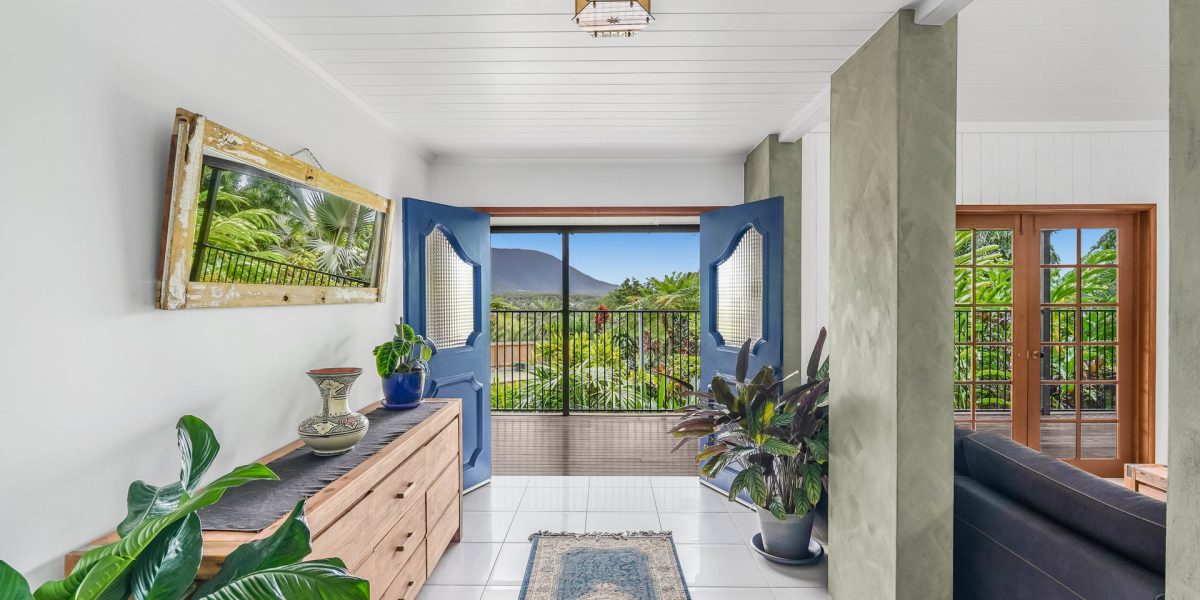 1 Kiriwina Close, Trinity Beach, QLD 4879 AUS
