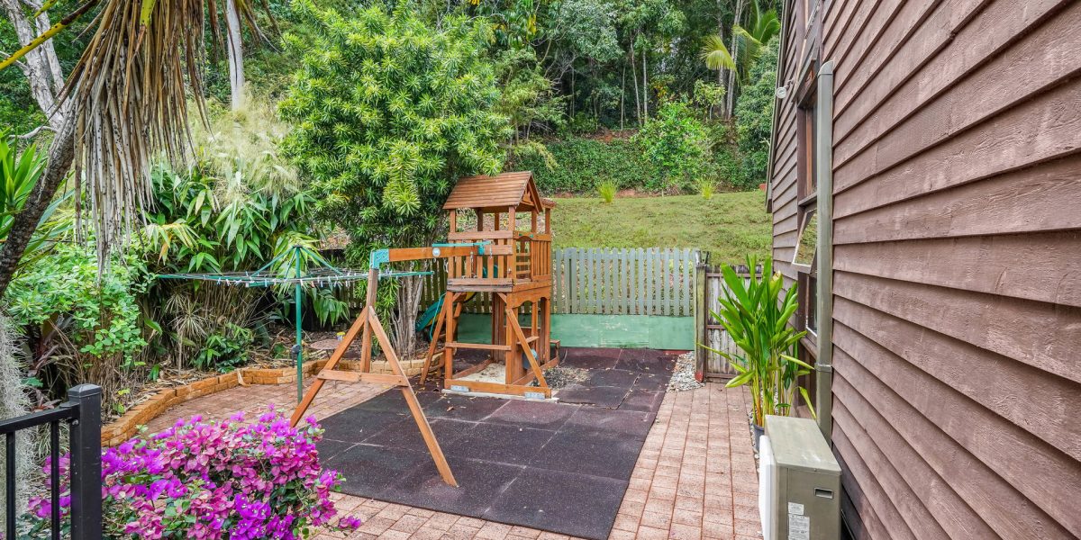 1 Kiriwina Close, Trinity Beach, QLD 4879 AUS