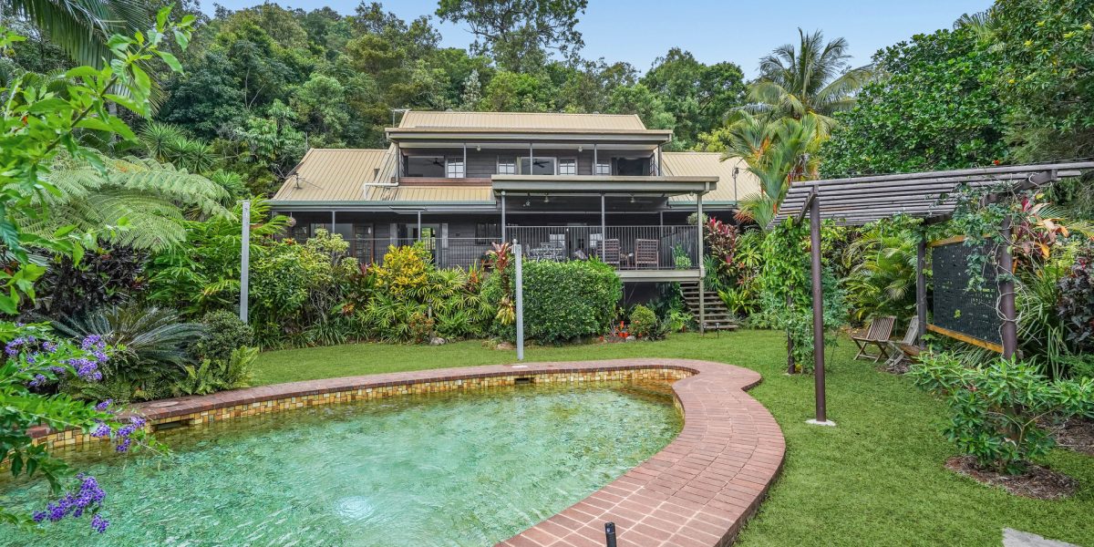 1 Kiriwina Close, Trinity Beach, QLD 4879 AUS