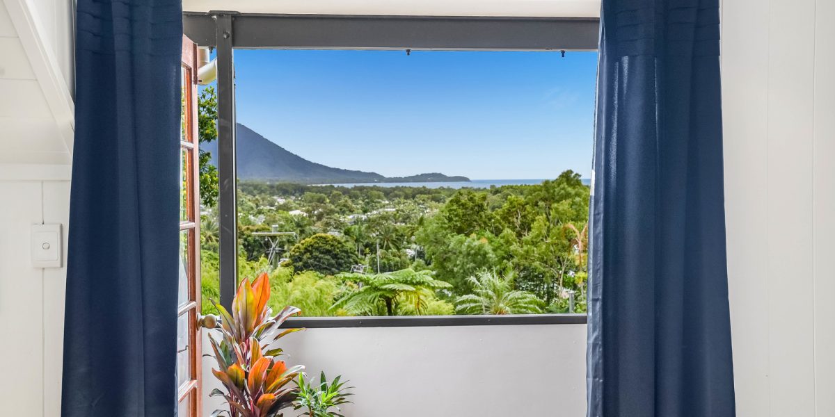 1 Kiriwina Close, Trinity Beach, QLD 4879 AUS