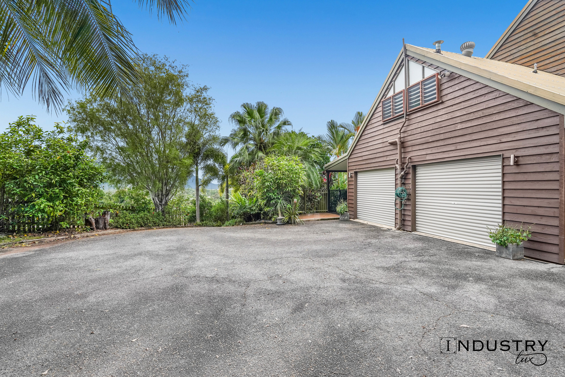 1 Kiriwina Close, Trinity Beach, QLD 4879 AUS