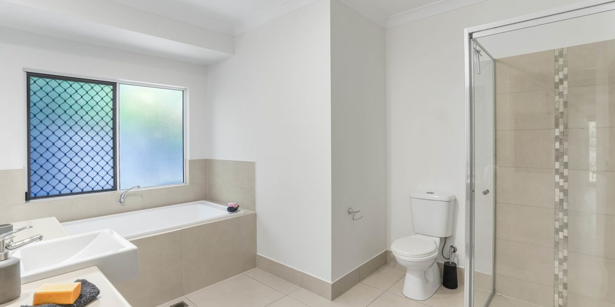 4 Lagoon Drive, Trinity Beach, QLD 4879 AUS