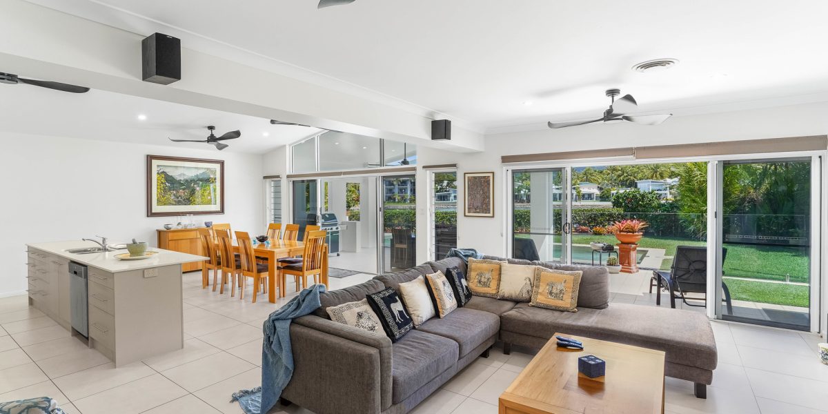 4 Lagoon Drive, Trinity Beach, QLD 4879 AUS