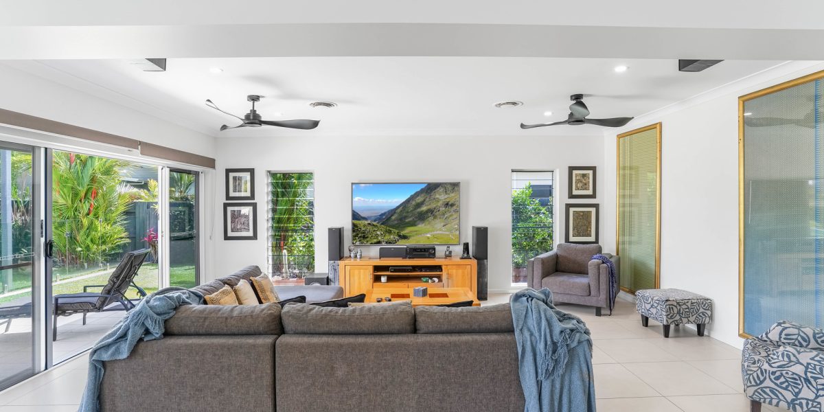 4 Lagoon Drive, Trinity Beach, QLD 4879 AUS