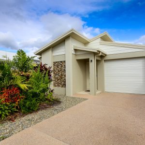 9 Ainslie Place, Smithfield, QLD 4878 AUS