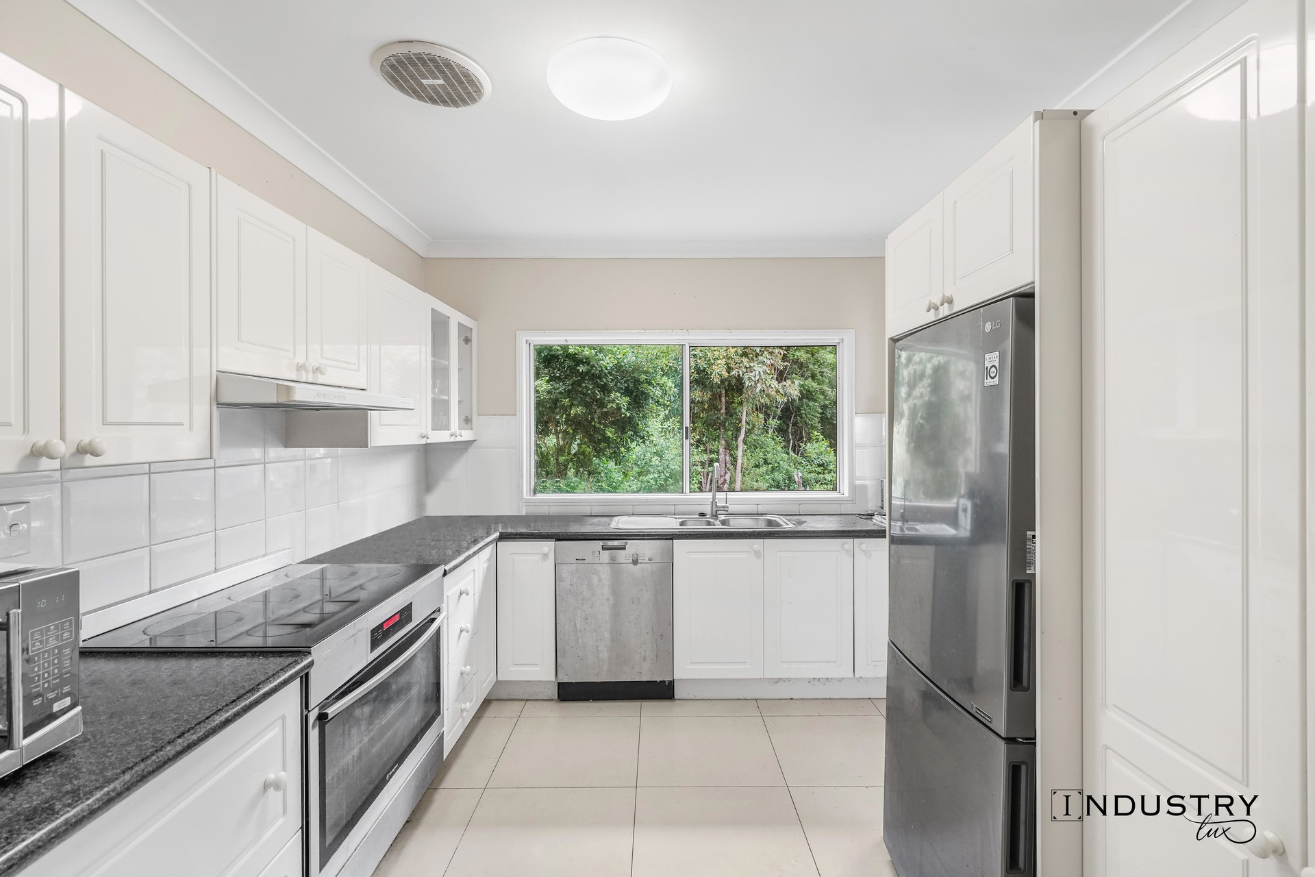 6-8 Chatham Terrace, Smithfield, QLD 4878 AUS