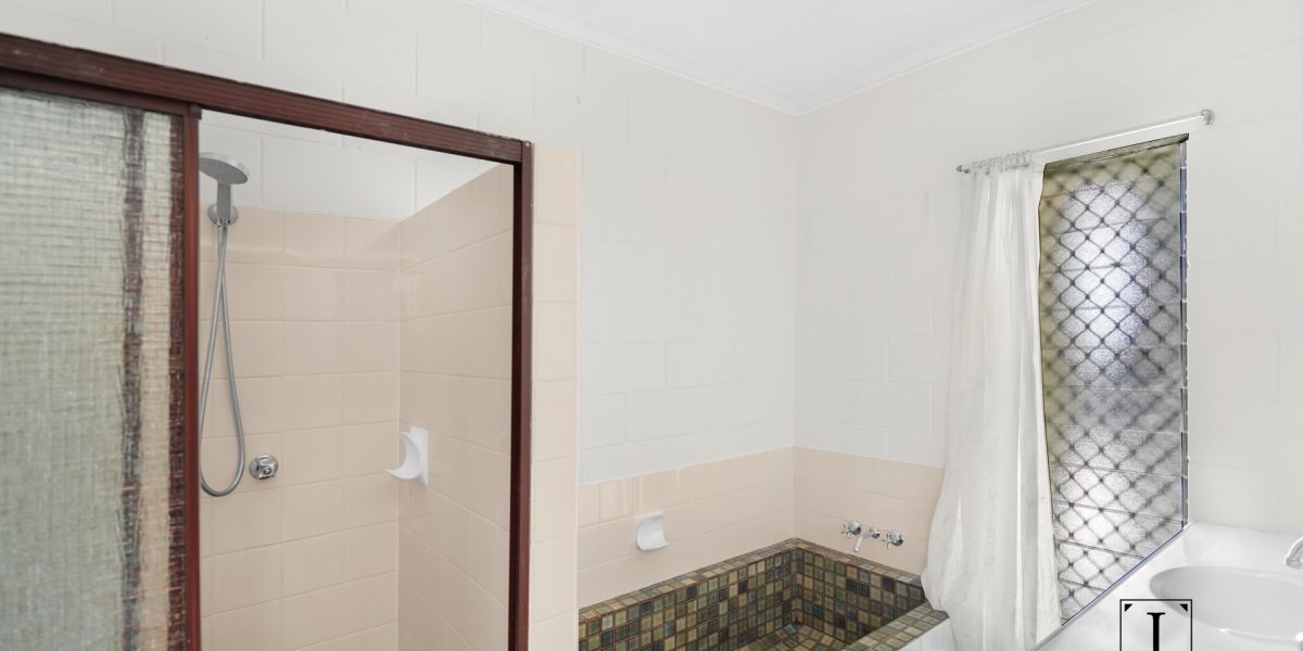 5 Linden Street, Clifton Beach, QLD 4879 AUS