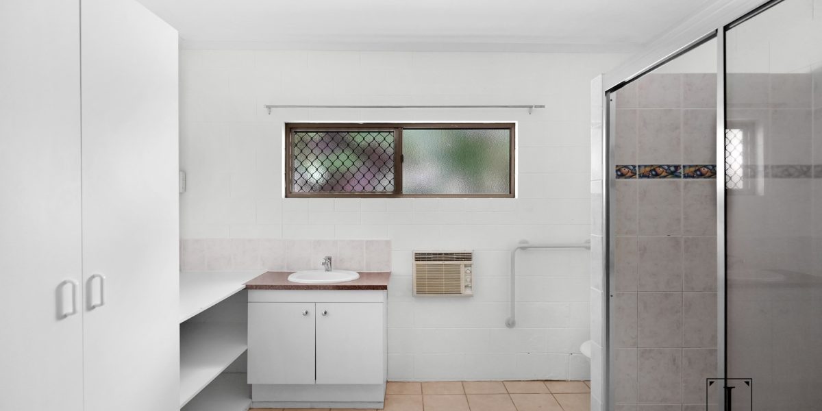 5 Linden Street, Clifton Beach, QLD 4879 AUS