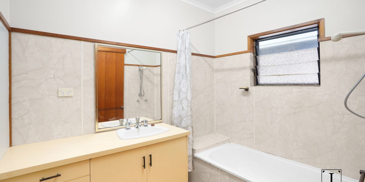 1 Universal Close, White Rock, QLD 4868 AUS