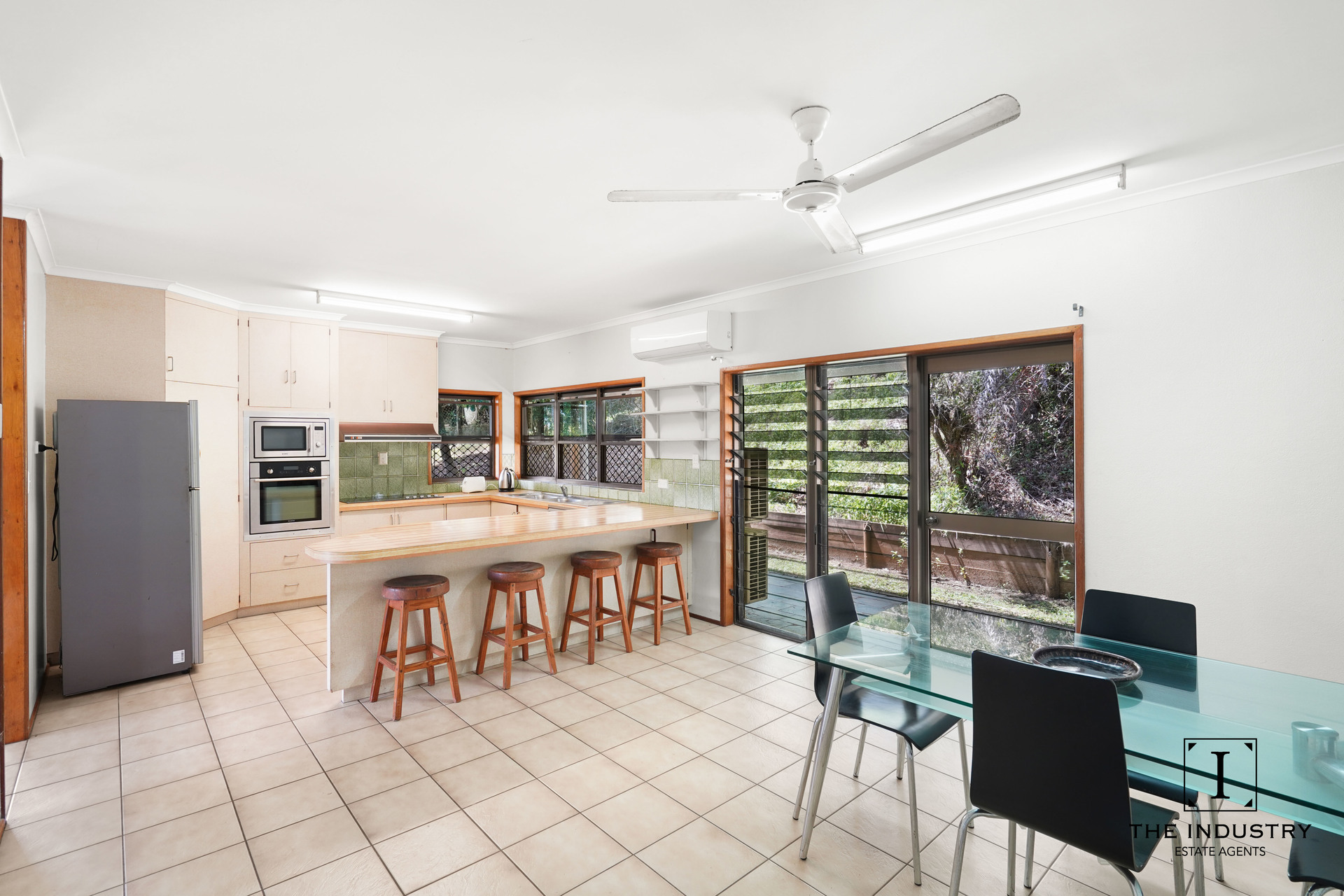 1 Universal Close, White Rock, QLD 4868 AUS