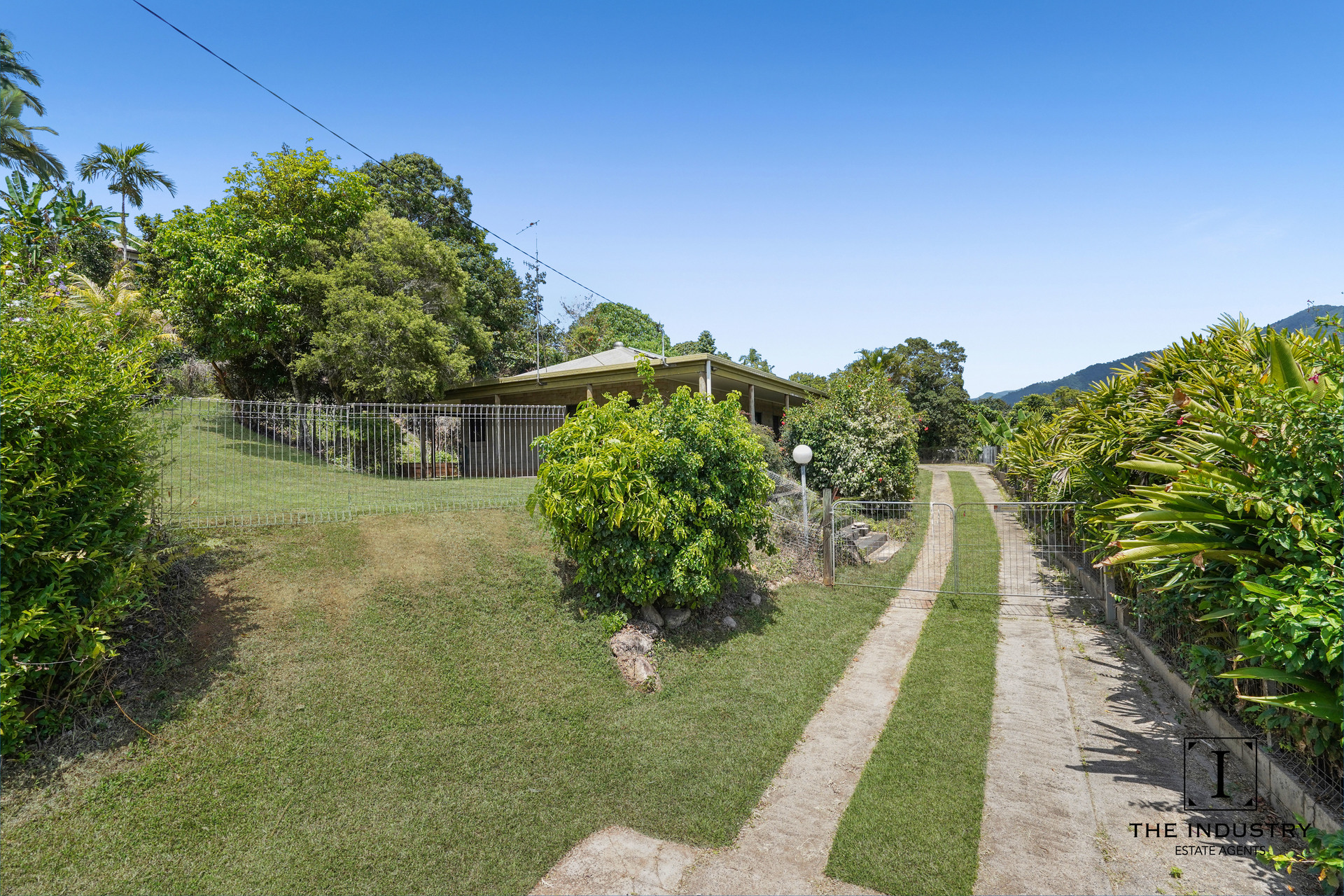 1 Universal Close, White Rock, QLD 4868 AUS