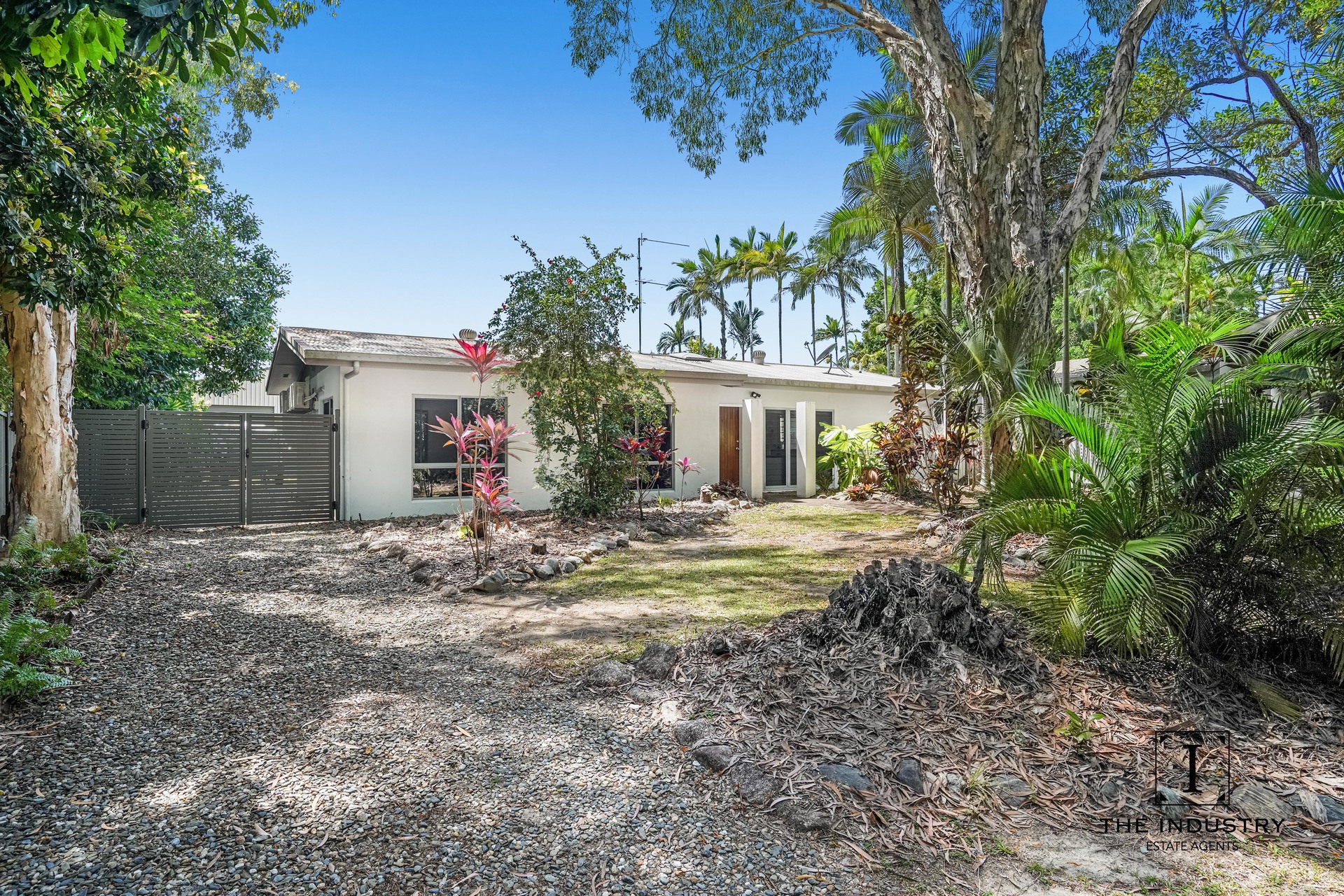 16 Linden Street, Clifton Beach, QLD 4879 AUS