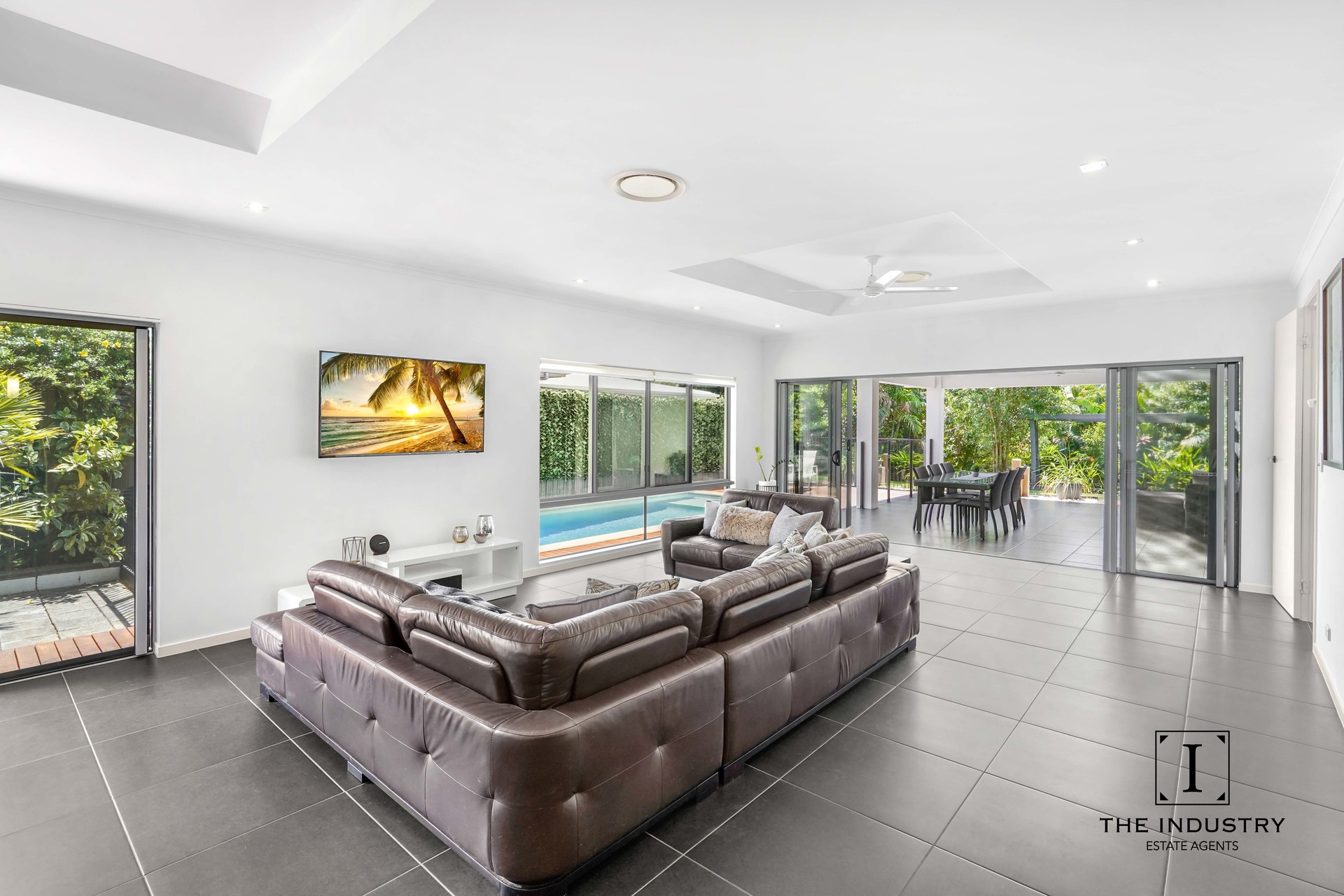 6 McAlister Avenue, Kewarra Beach, QLD 4879 AUS