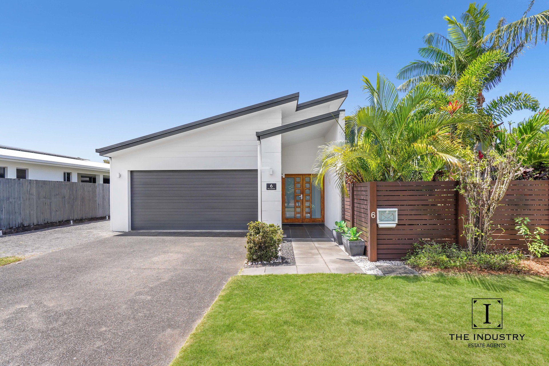 6 McAlister Avenue, Kewarra Beach, QLD 4879 AUS