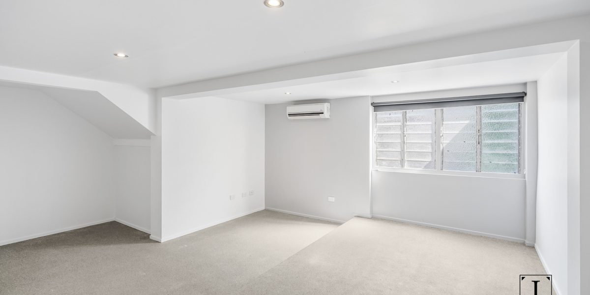 62 English Street, Manunda, QLD 4870 AUS