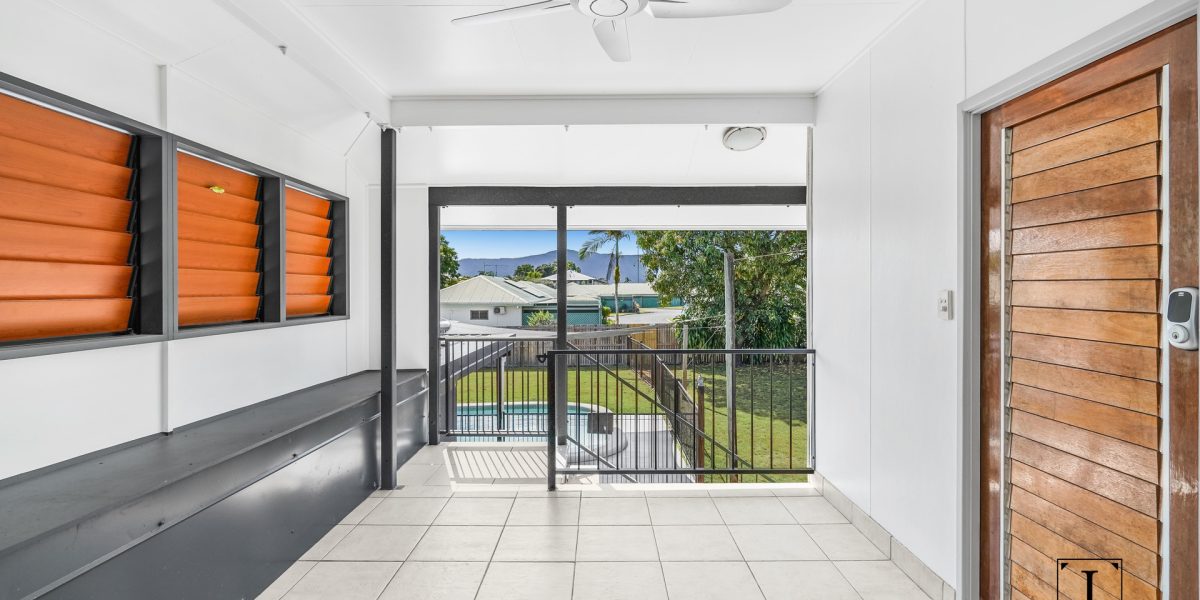 62 English Street, Manunda, QLD 4870 AUS