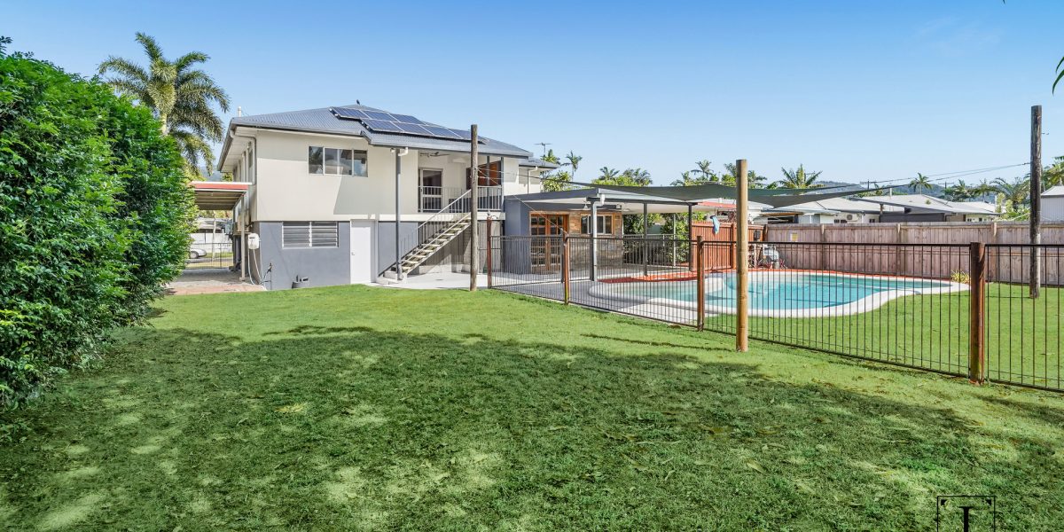 62 English Street, Manunda, QLD 4870 AUS