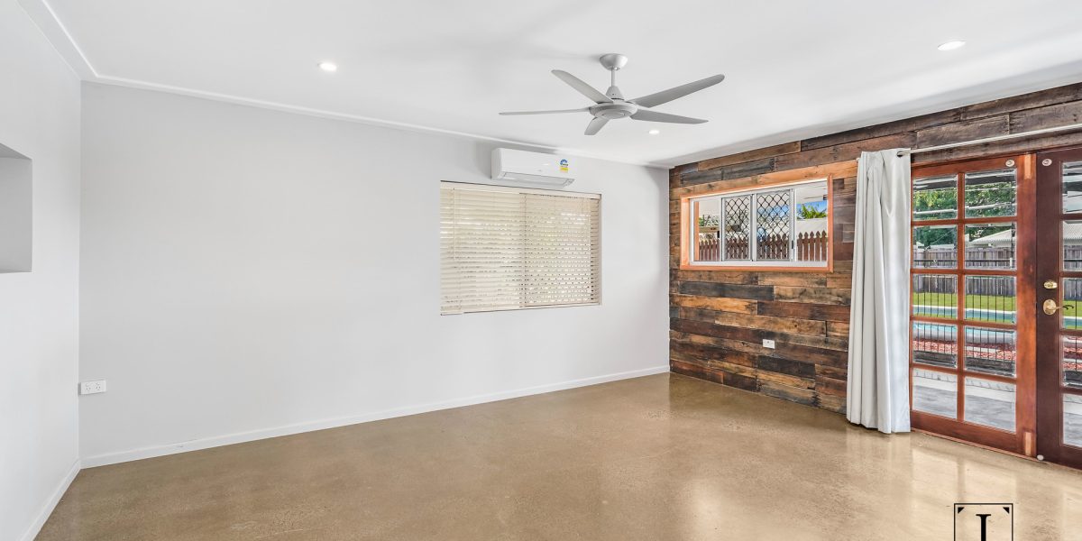 62 English Street, Manunda, QLD 4870 AUS
