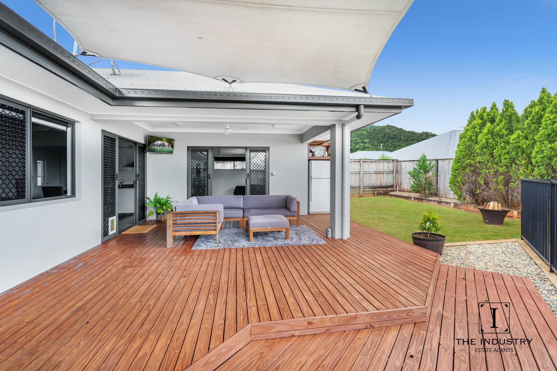 56 Springbrook Avenue, Redlynch, QLD 4870 AUS