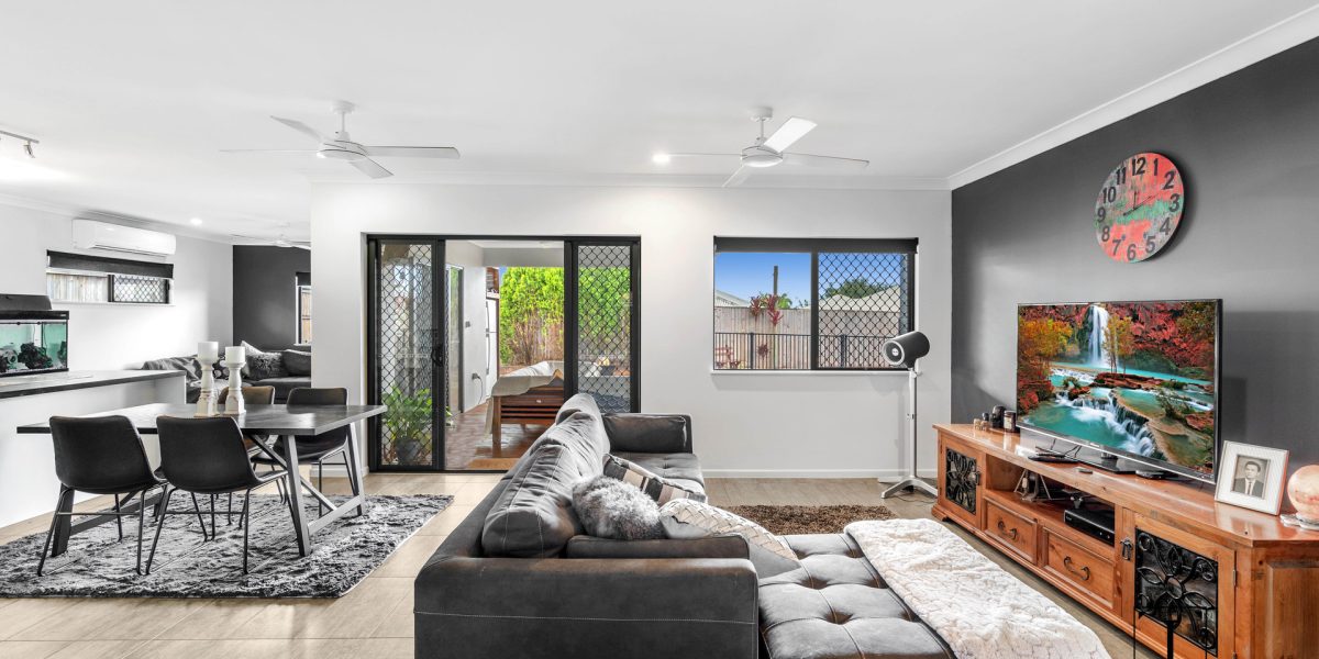 56 Springbrook Avenue, Redlynch, QLD 4870 AUS
