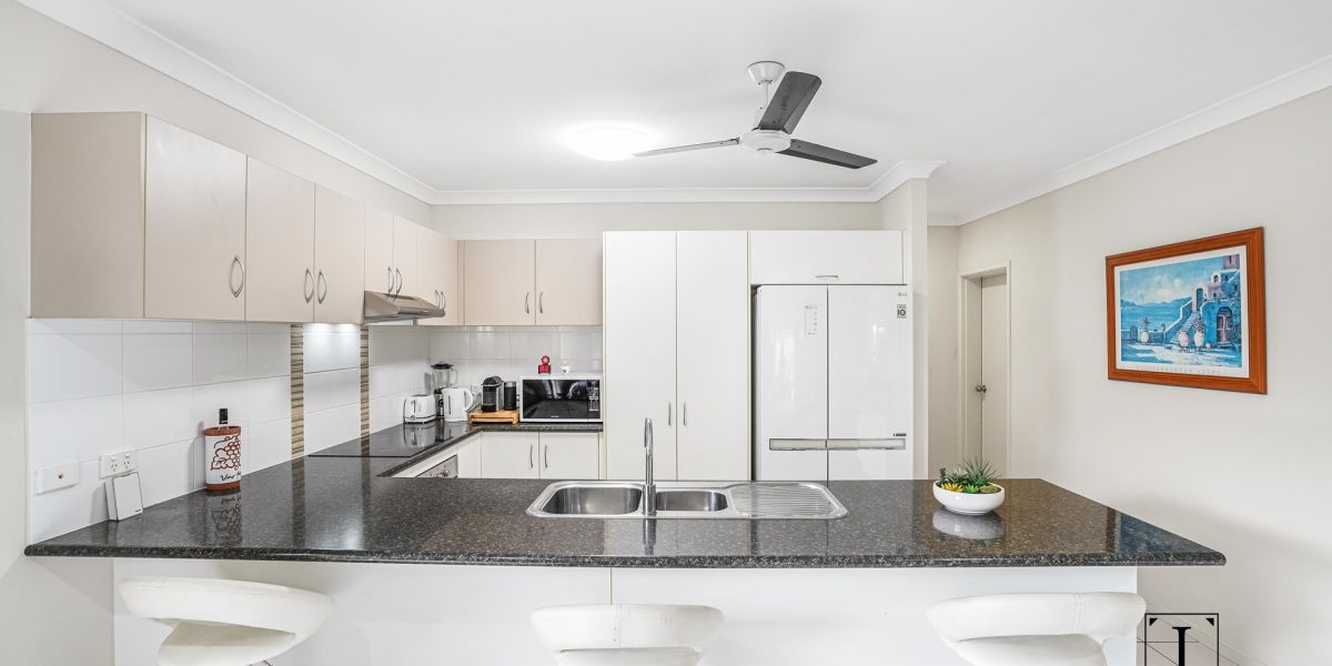 8 Seaways Street, Trinity Beach, QLD 4879 AUS