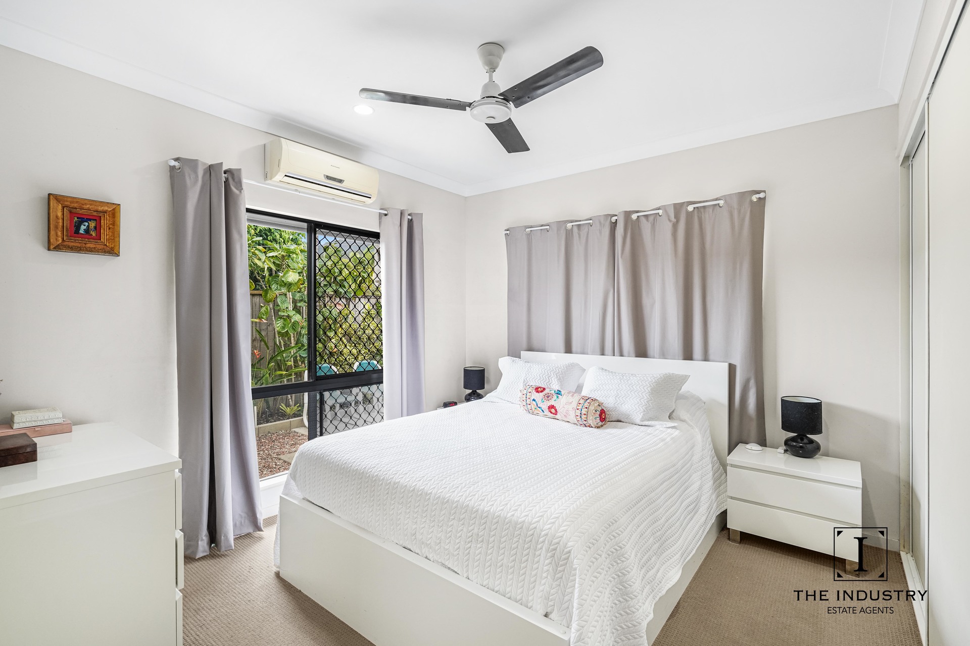 8 Seaways Street, Trinity Beach, QLD 4879 AUS