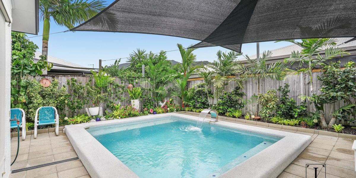 8 Seaways Street, Trinity Beach, QLD 4879 AUS