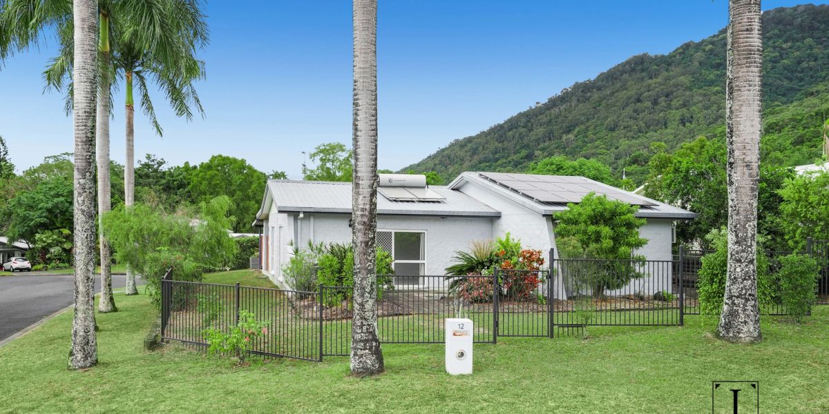 12 Henderson Street, Kanimbla, QLD 4870 AUS