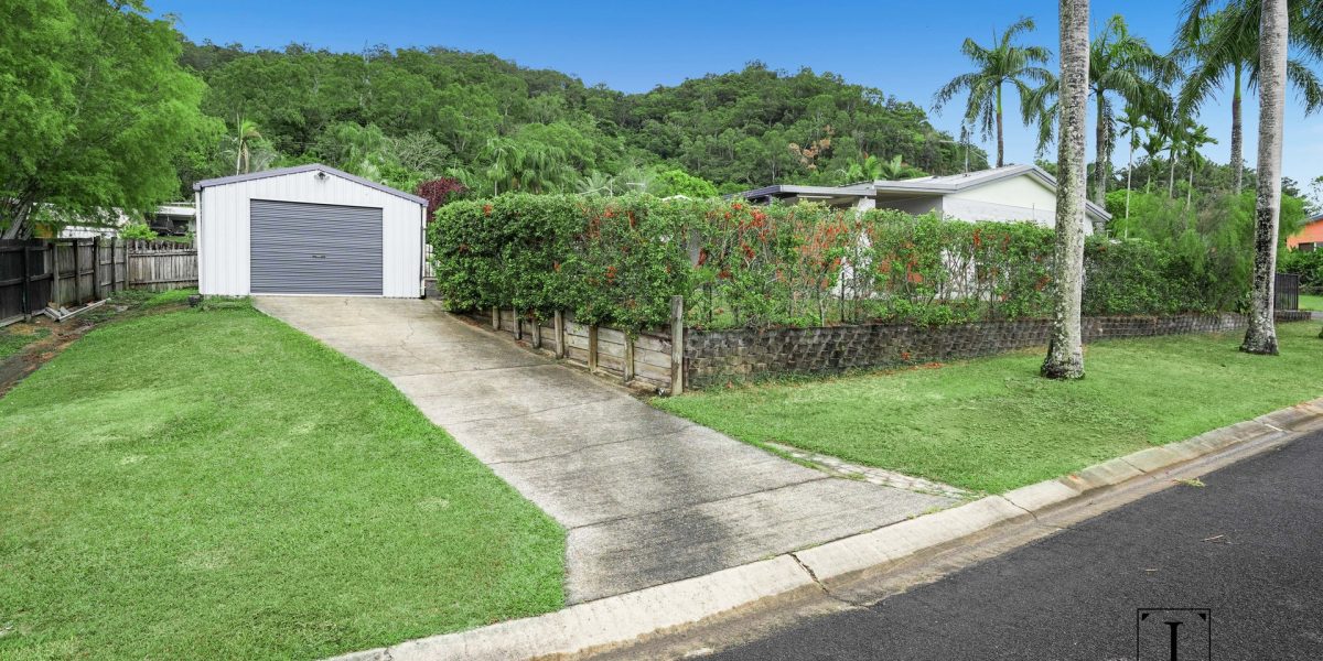12 Henderson Street, Kanimbla, QLD 4870 AUS