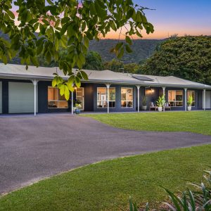 14 Joseph Banks Close, Kewarra Beach, QLD 4879 AUS