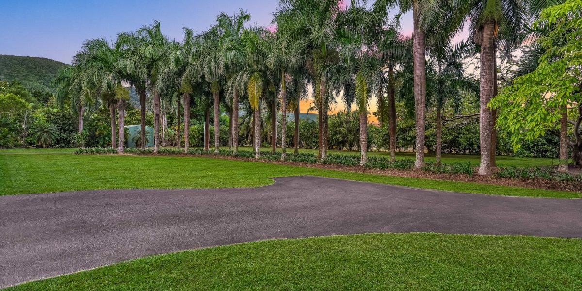 14 Joseph Banks Close, Kewarra Beach, QLD 4879 AUS