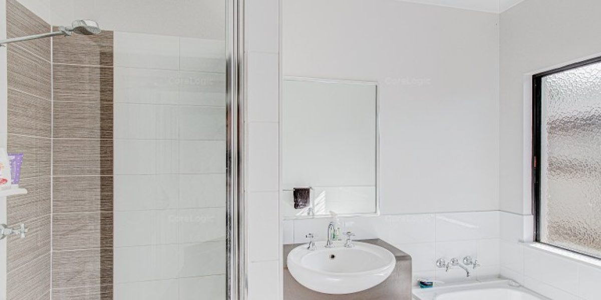 17 Timberlea Drive East Drive, Bentley Park, QLD 4869 AUS