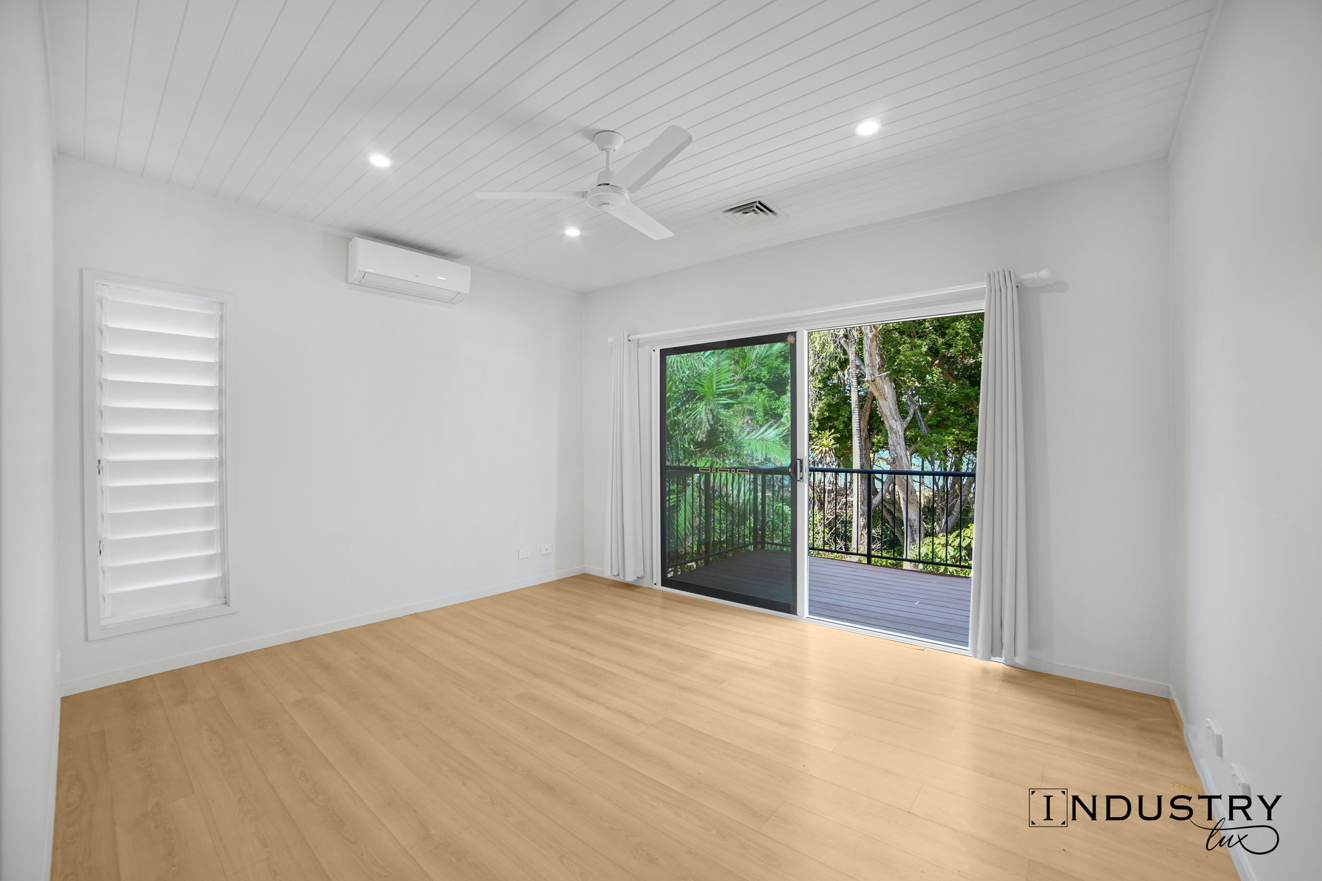 20 Poinsettia Street, Holloways Beach, QLD 4878 AUS