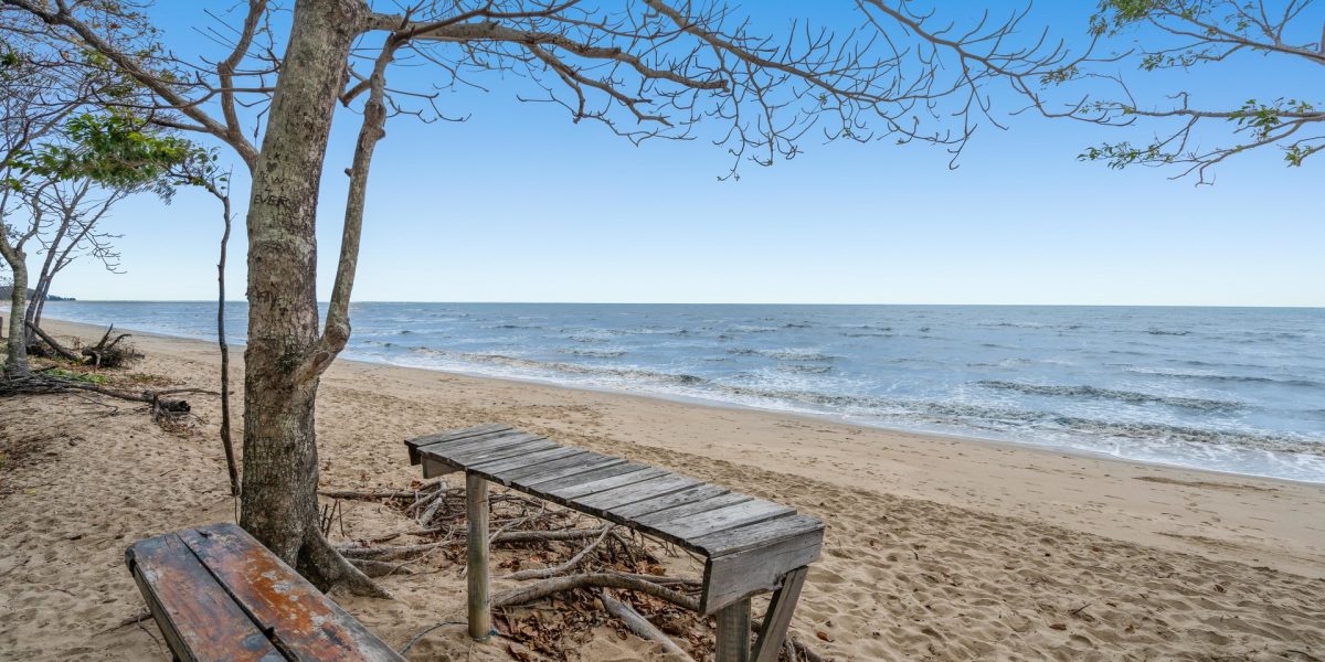 20 Poinsettia Street, Holloways Beach, QLD 4878 AUS