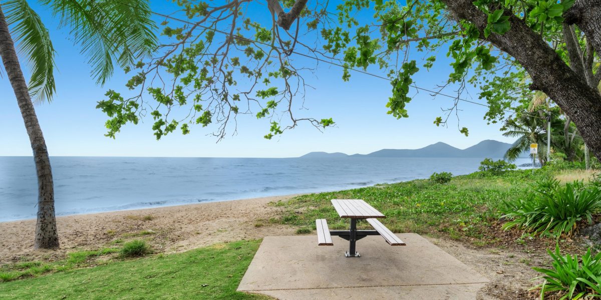 20 Poinsettia Street, Holloways Beach, QLD 4878 AUS
