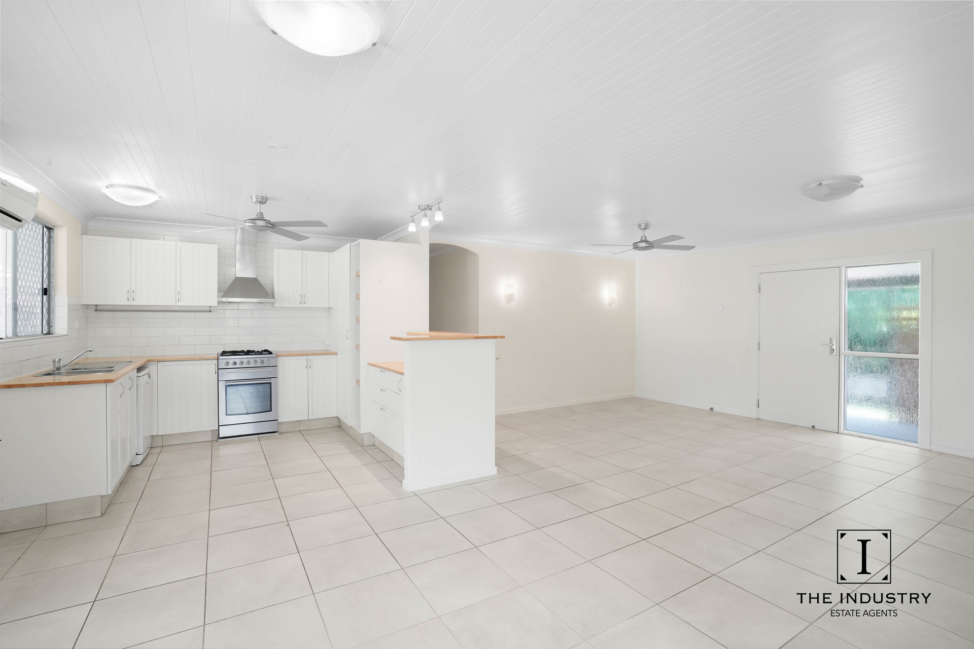 1 Rudder Street, Clifton Beach, QLD 4879 AUS