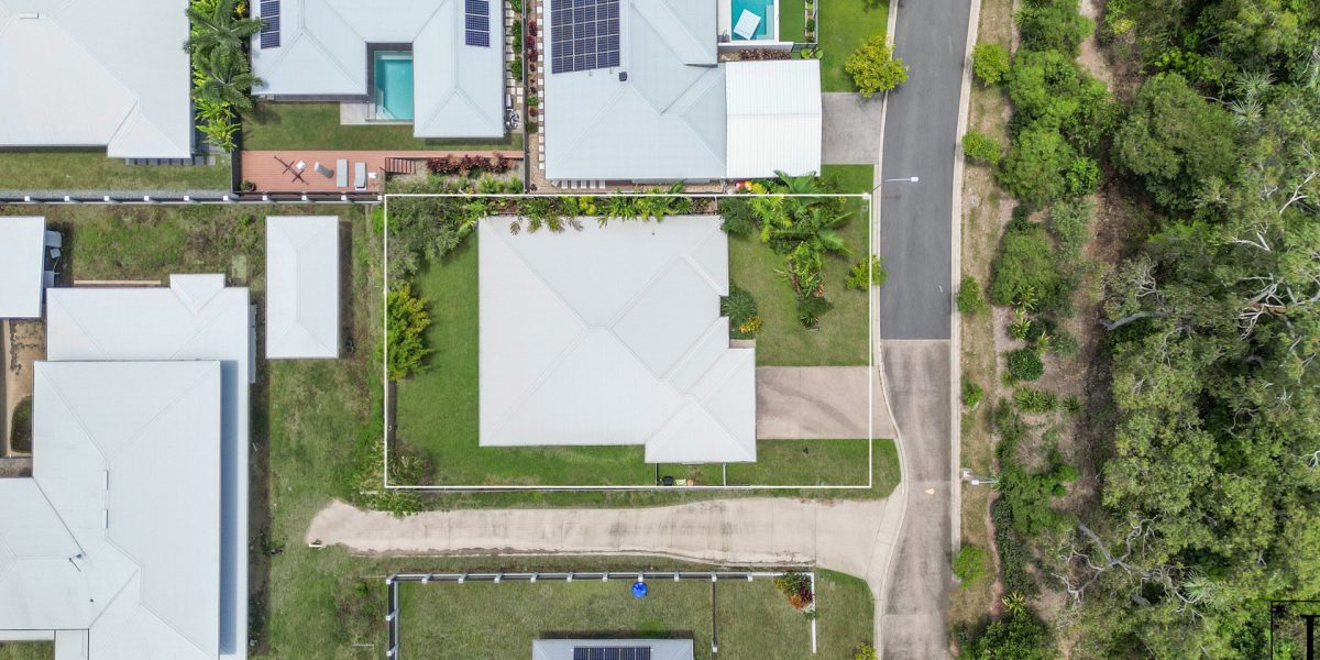 13 Flow Close, Trinity Beach, QLD 4879 AUS