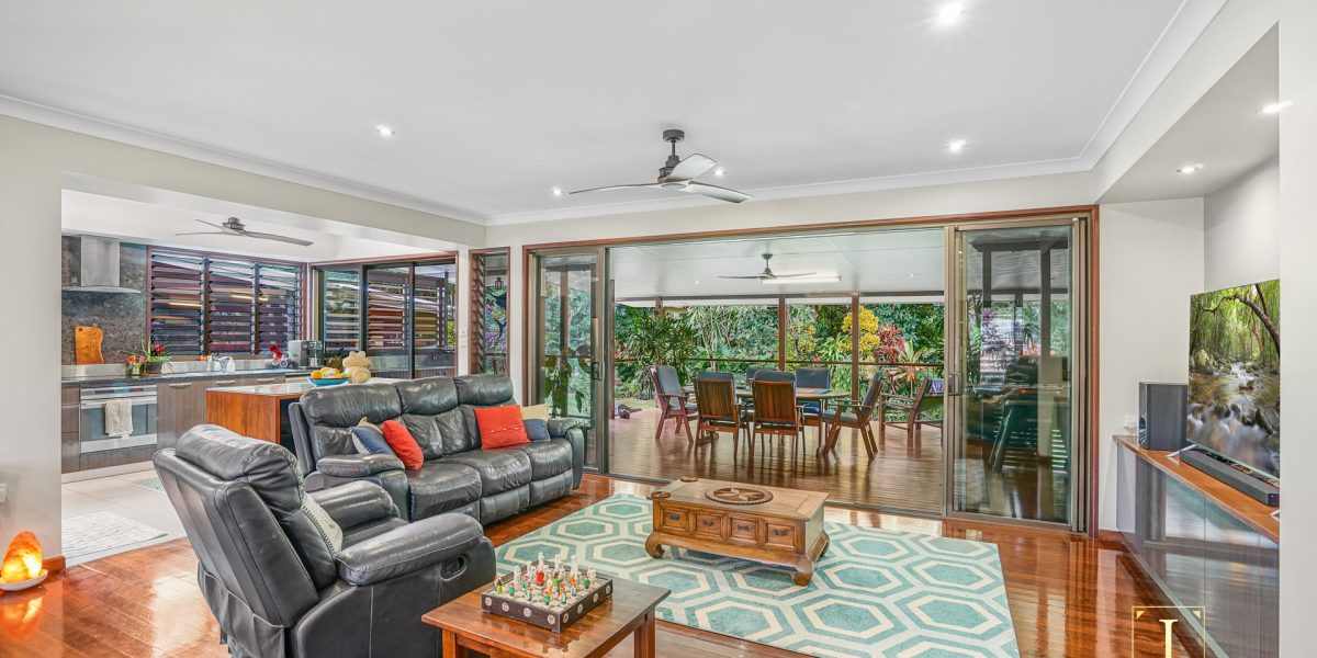 24 Augustus Street, Mooroobool, QLD 4870 AUS